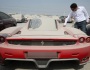 Ferrari abandonada no deserto de Dubai vai a leilão